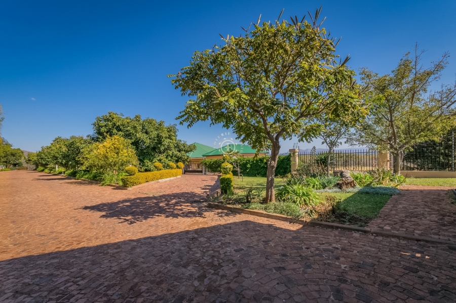 Commercial Property for Sale in Zuurplaat A H North West